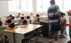 �Ӱ�20����L�����k��W(xu��)���_���f�������˱�ץ���ޛ]�W(xu��)���X��ˮƯ