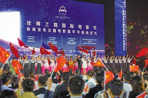 �z·�B������ �Ӱ�ͺ�����������(xi��)�ڵ��ߌýz�I֮·��(gu��)�H�Ӱ��(ji��)�_(k��i)��֮�H