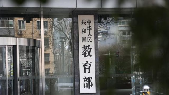 �������l(f��)�����ѣ��Mһ��������С�W(xu��)�����c���ڽ�ͨ���а�ȫ����