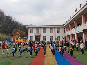 �h�������l(xi��ng)�h�ߴ��(zh��n)�����׃��@�e�а����_�Ż��(d��ng)