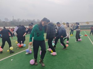 �h�������l(xi��ng)�h����(sh��)�(zh��n)���ČW(xu��)У�c�����ˡ�