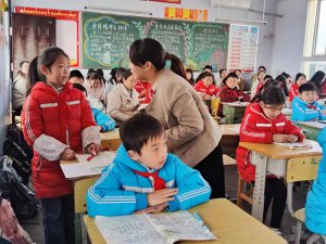 �h�������l(xi��ng)�h�����(zh��n)���ČWУ�_չ���F���k�W�̌W��ӑ���