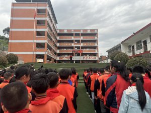 �����Нhꎿh�h��(zh��n)����С�W(xu��)�_չ���Ұ�ȫ���}����
