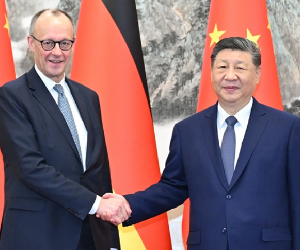 ���v��(x��)�����Ї��c���硿��(x��)��ƽ�����е��P(gu��n)ϵ�ķ�(w��n)���Ժͻ������(d��ng)ʎ�����\��ͬ