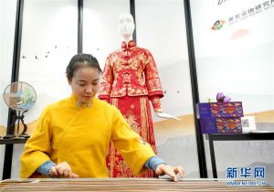 ���A����̖չ�����M����