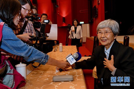 ���D�Ļ��ӣ���3�����ػ�Ů�������\Ԋ���_�������o(h��)�ػ�֮��