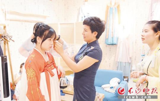 �c���M����һ�