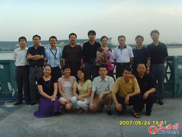 �����r(sh��)��•��ƽ�_(t��i)•�C(j��)����������һ��һ·�����;W(w��ng)�j(lu��)���}���(d��ng)������Ĵ���O(sh��)�ߣ������o(j��)���̡�ӛ����҂��ĺ�ˮ���ഺ