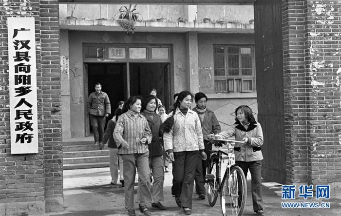 ��������ƽ�r���Ї���ɫ������x˼��ָ���¡��cף�ĸ��_��40���ꡤ��(chu��ng)�°l(f��)չ�������Aȫý�^�l���D�Ļ��ӣ���1����(chu��ng)�£�����һ�������ĕr�����