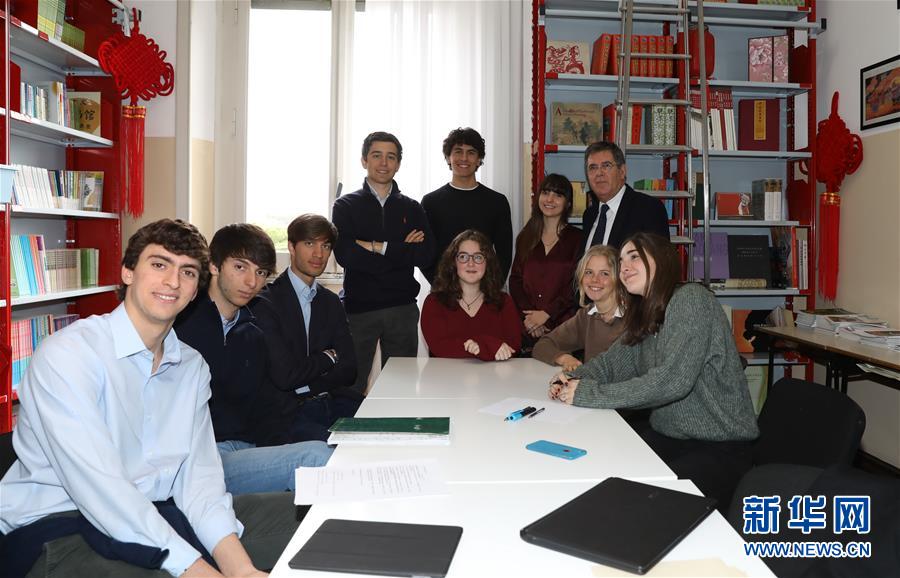 �����H�����L��ϡ��D�Ļ��ӣ���1��ͨӍ���҂��ĉ�����һ�����Ї�����������_�R����ס�x�WУ�������h����ƽ��ϯ����