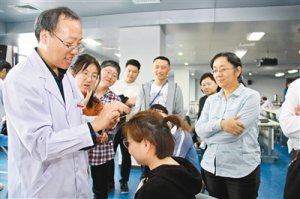 ��P(y��ng)���t(y��)ˎ�Ļ� �����І���(d��ng)���t(y��)ˎ�����Ļ����M(j��n)�Є�(d��ng)