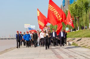 ������x���ݸɲ����ߌá�5��11�����������Ļ��B(y��ng)��ˇ�g(sh��)��(ji��)�_Ļ