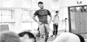 ������󡰜p�ʰࡱ���Ђ�(g��)ͬ�W(xu��)����70��