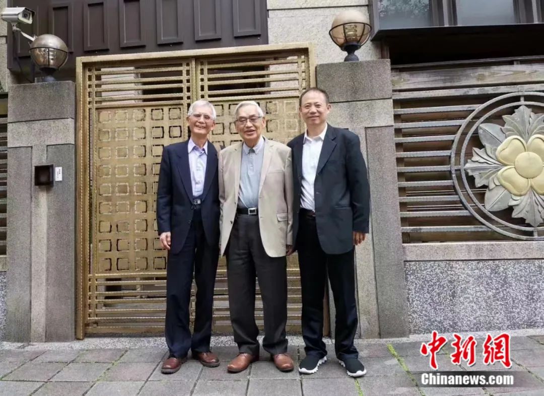 �x��������(��һ)�c�����x����(��)����Ω������(��һ)�������x����Ԣ��ǰ��Ӱ���x�������ڹ��D