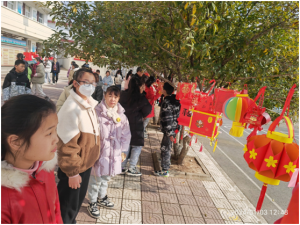 �h���гǹ̿h�����(zh��n)��(d��)��ɽ�����ƌW(xu��)У�_չ���y(t��ng)�Ļ��M(j��n)У�@���(d��ng)