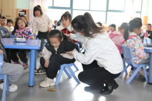 ���l(xi��ng)�h��ϣ���׃��@�_չУ�@ʳƷ��ȫͻ�l(f��)�¼���(y��ng)���ݾ�