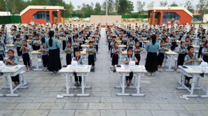 �A���̫�AС�W(xu��)�e�С����z�Ļ��M(j��n)У�@  AI �x�����ںϡ������ِ