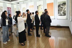 �����L(f��ng)�]퍡�����ͬԴ��ꃸ����Е���(li��n)չ��Ļ