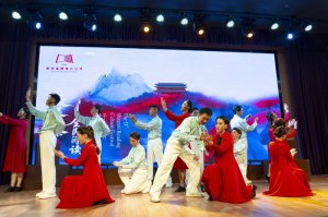 ��������ČW(xu��)Ʒ�b����Ļ ����x+�򄡡����������Ļ��±��_(d��)