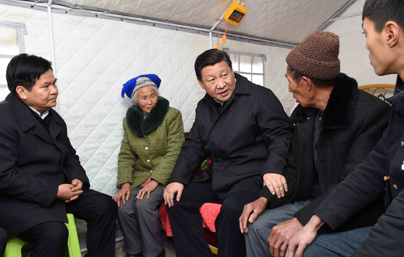 2015��1��19������(x��)��ƽ����ӛ����������?sh��)�hСկ�(zh��n)�ʼ�կ�t����^(q��)�^�ɰ����c(di��n)�������ܞ�(z��i)Ⱥ�������Һ������ϰ郺�u�w����